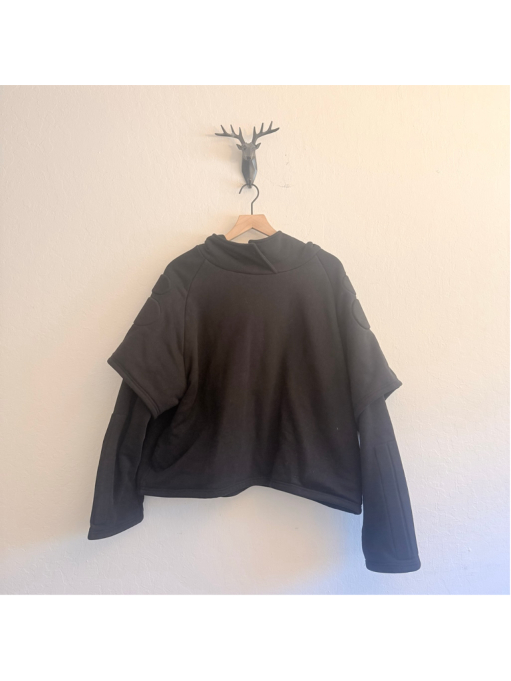 Men’s Unbranded Black Padded Detail Sweatshirt Size M